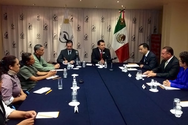 Lozano Alarcón comparece ante la CNDH; exige justicia para policías estatales