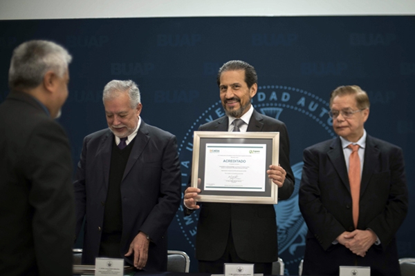La BUAP recibe reconocimientos por la calidad de sus programas académicos