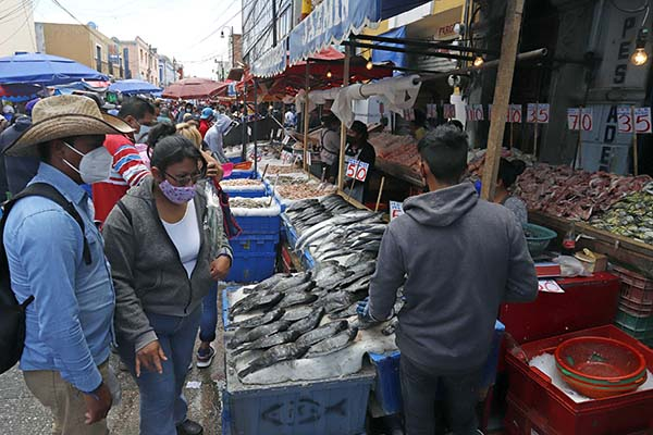 Ingresos de parquímetros podrían utilizarse para zona de pescados y mariscos