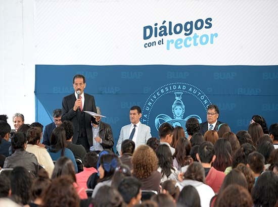 BUAP, enfocada al bienestar de los estudiantes: Esparza Ortiz