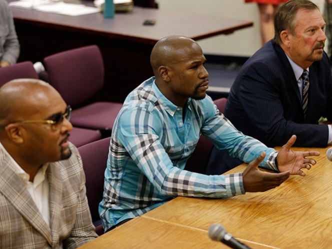 Floyd Mayweather niega consumo de marihuana para promocionar peleas