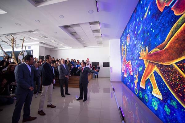 Rector de la BUAP inauguró mural en reconocimiento a pueblos originarios de México