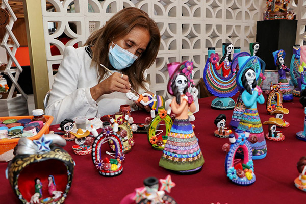 SDR arranca Expo Venta Día de Muertos en Explanada