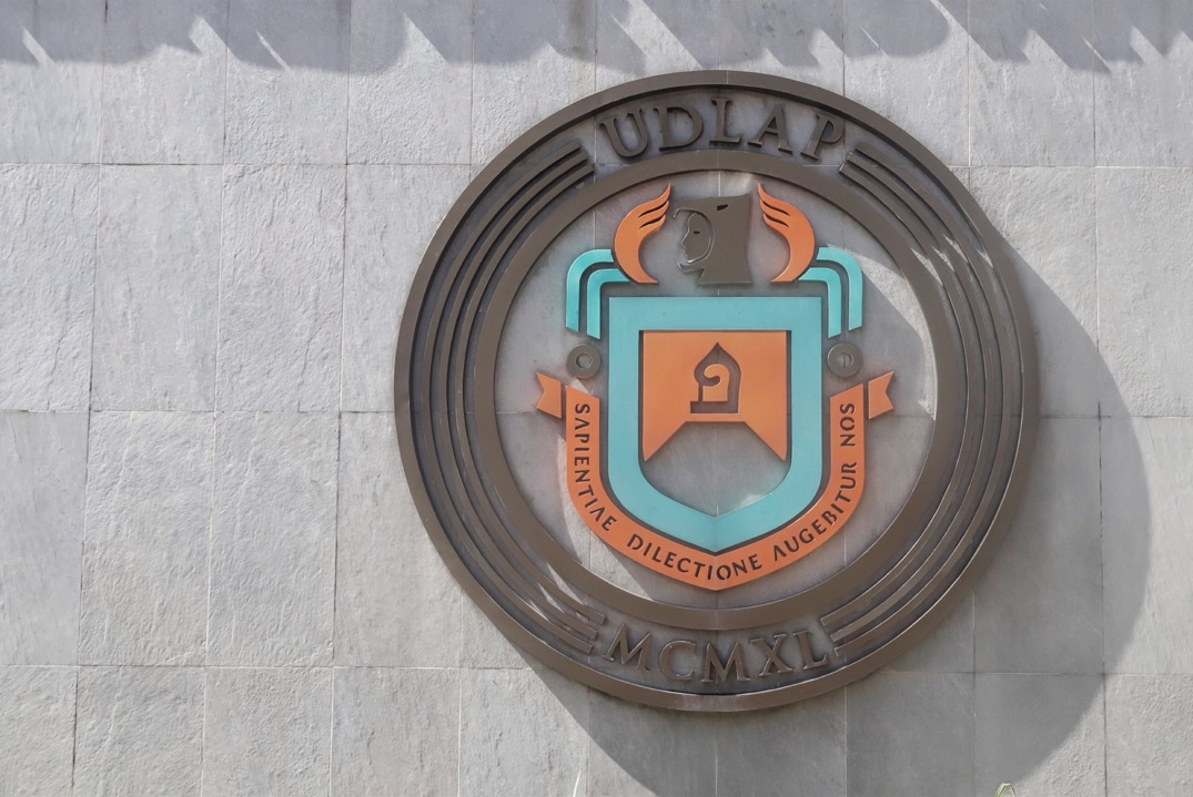 Derbez asegura que juez federal regresó a los Jenkins control de la UDLAP