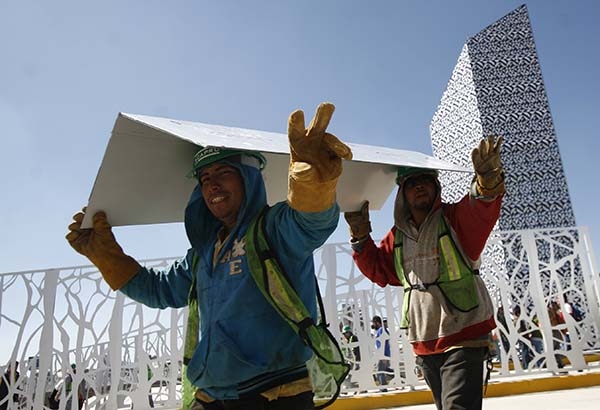 Mexicanos, los que más trabajan, pero los que menos ganan: OCDE