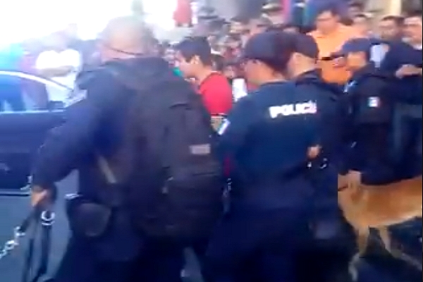 Detienen a sujeto que golpeó a su esposa embarazada por celos en Texmelucan
