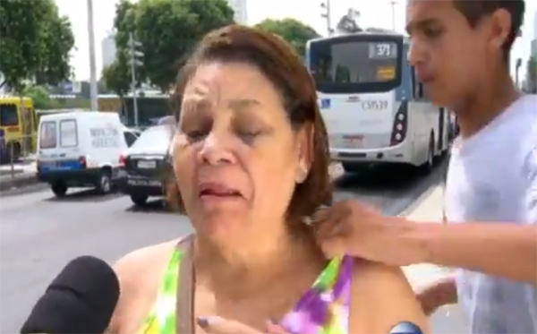 VIDEO: Asaltan a mujer durante entrevista sobre inseguridad