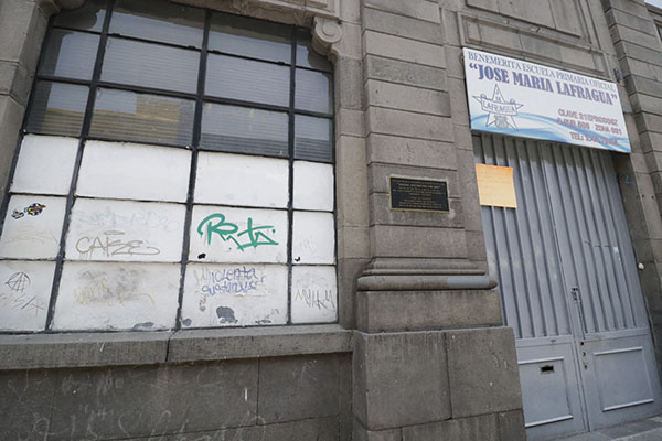 400 reportes al 911 por incidentes en escuelas durante cierre por pandemia