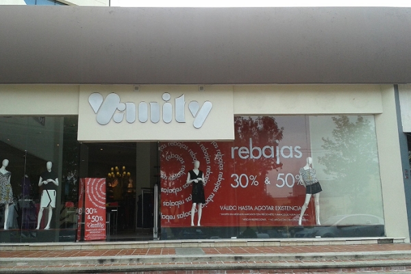 Maleantes dieron “cristalazo” a tienda de ropa en La Noria