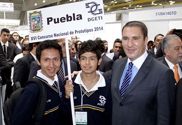 Educación tecnológica en Puebla avanzó 10 lugares en 2013: DGETI