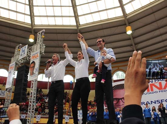 Martha Erika Alonso de Moreno Valle acude al cierre de campaña de Juan Pablo Piña