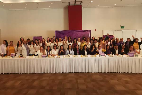 En Puebla, mujeres de nueve partidos políticos construyen decálogo contra la violencia de género