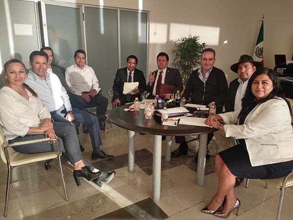 Secretario de Finanzas garantiza equidad en dotación de recursos ante diputados de Morena
