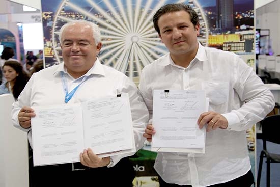 Turissste signa convenio con gobierno de Puebla