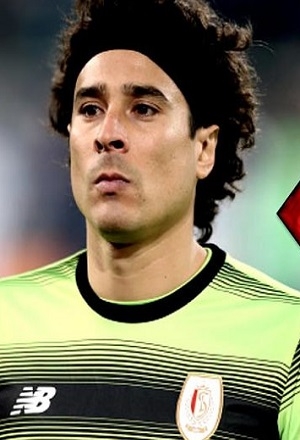 Memo Ochoa, jugador del mes para los aficionados del Standard