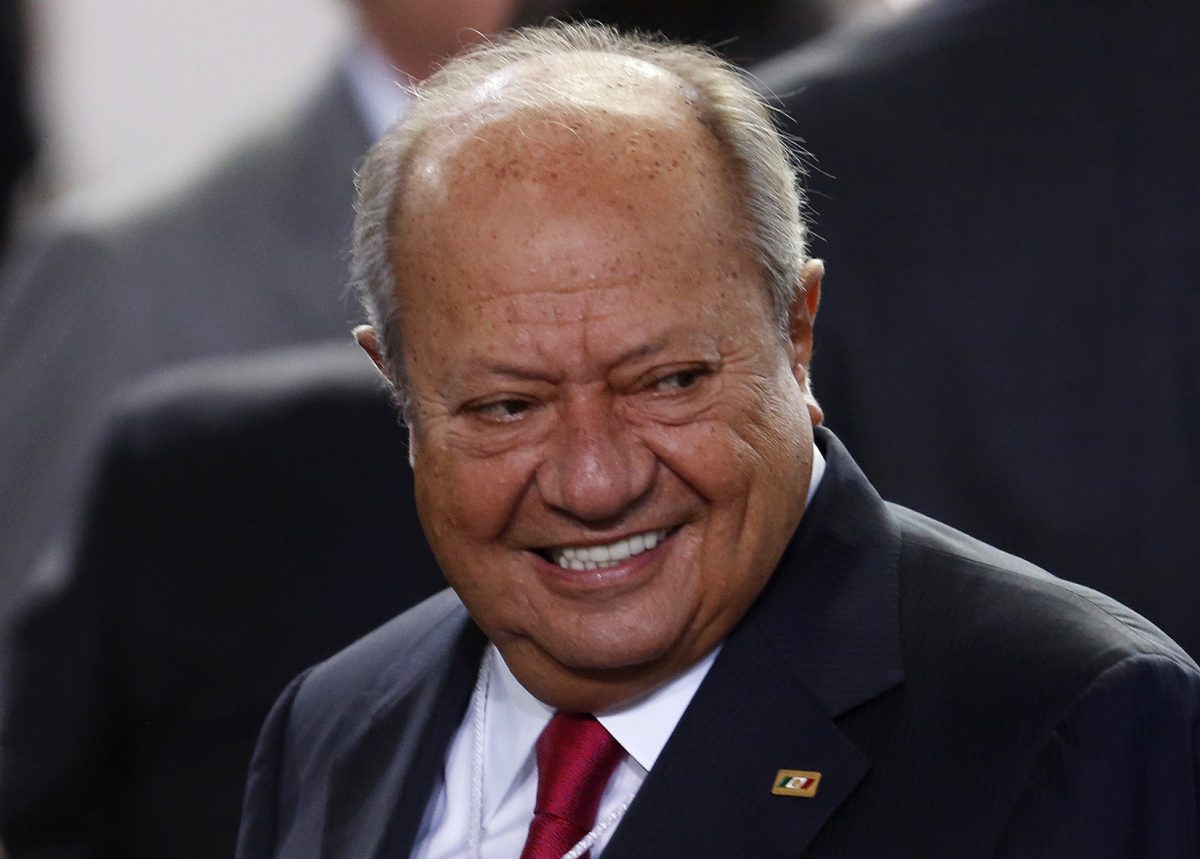 Romero Deschamps aún cobra en Pemex como jefe en refinería