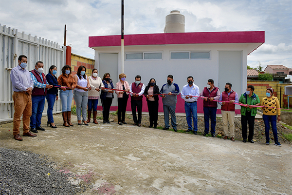 Cuautlancingo: Lupita Daniel inaugura módulos sanitarios en primaria “Tierra y Libertad”