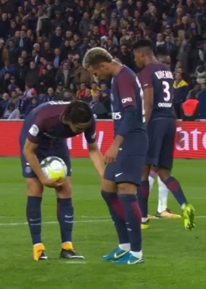 Neymar Jr. dejó de seguir a Cavani en Twitter e Instagram tras discusión por penal