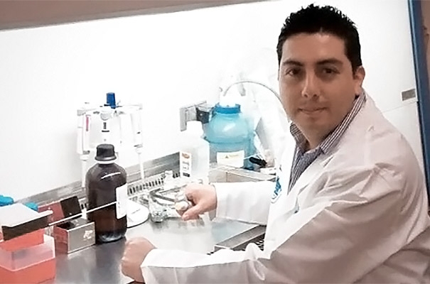 Vendía tamales en Puebla y ahora realiza posdoctorado en Harvard