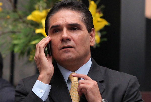 Silvano Aureoles admite invitaciones de los templarios