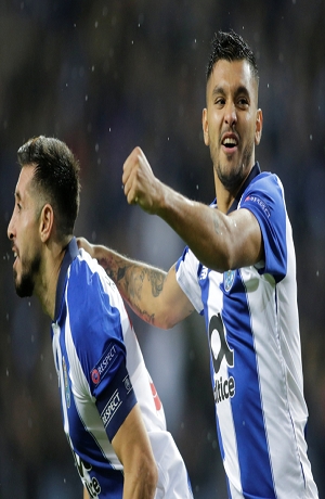 Tecatito y HH anotaron en victoria del Porto en la Champions League