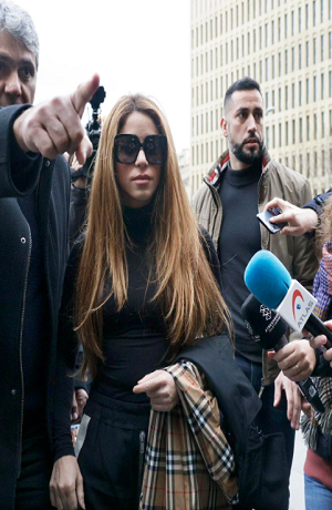 Shakira pide a fotógrafos y periodistas frenar el acoso a sus hijos