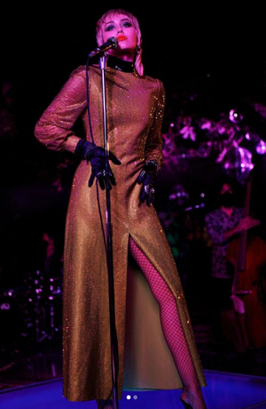 Miley Cyrus cautiva con interpretación de “Zombie”