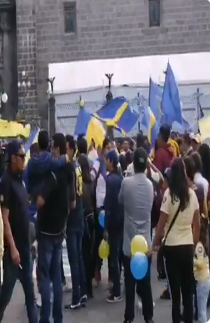 Porra del América salió desde el zócalo de Puebla hacia el Cuauhtémoc
