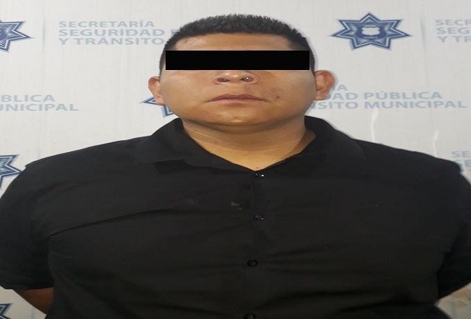 Asaltó un Oxxo y policía lo capturó en Romero Vargas