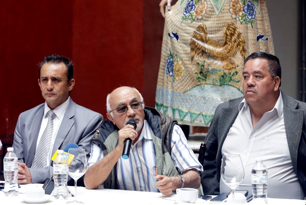 Ex dueños de verificentros piden a Barbosa que les regresen concesiones