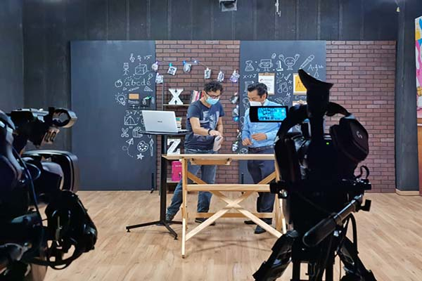 Inicia transmisión de programas educativos diseñados por docentes de Puebla