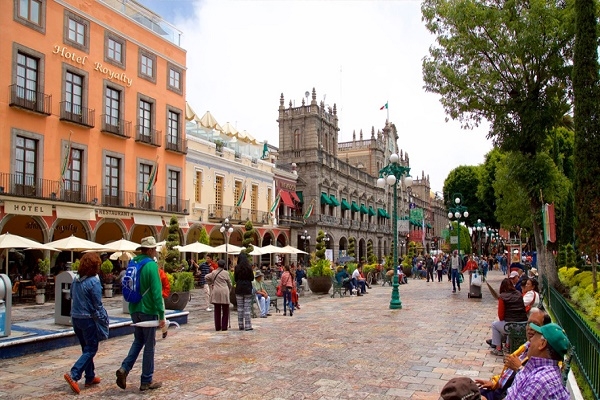 Asaltaron restaurante en el zócalo de Puebla