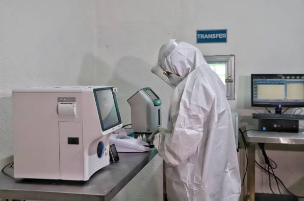 Casi 50 mil pesos diarios cuesta un paciente COVID en terapia intensiva en Puebla