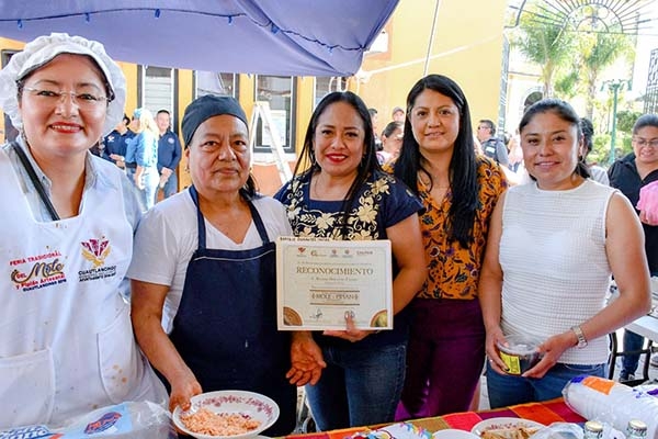 Cuautlancingo, todo un éxito la V Feria del Mole y el Pipián