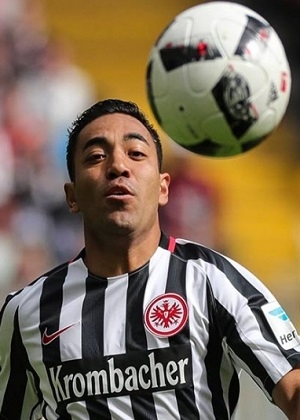 Eintracht separó a compañero de Marco Fabián por tatuaje