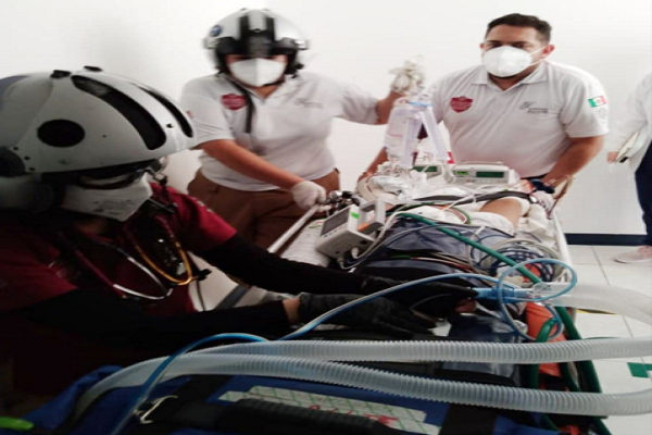 Niña cayó a un barranco en Cuetzalan; SSA la traslada al HNP en helicóptero