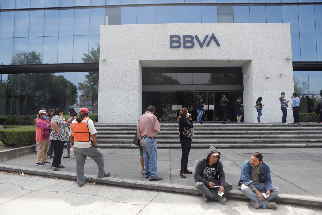 Bancos ganaron 40% menos en 2020 por COVID