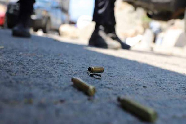 Ejecutan a dos hombres en San José Chiapa