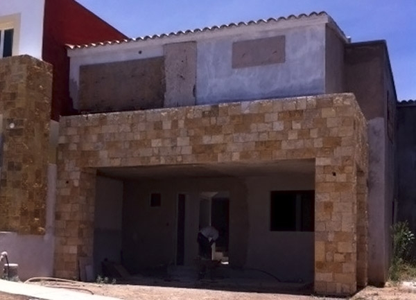 Fraude inmobiliario en Lomas de Angelópolis afecta a 300 compradores