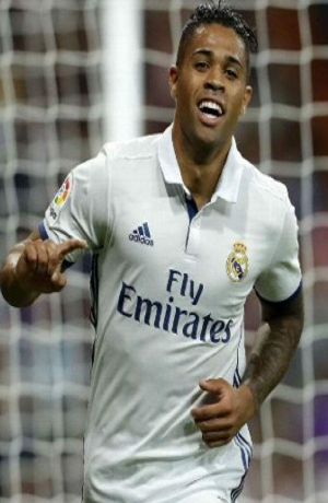 Mariano Díaz heredó el número de CR7