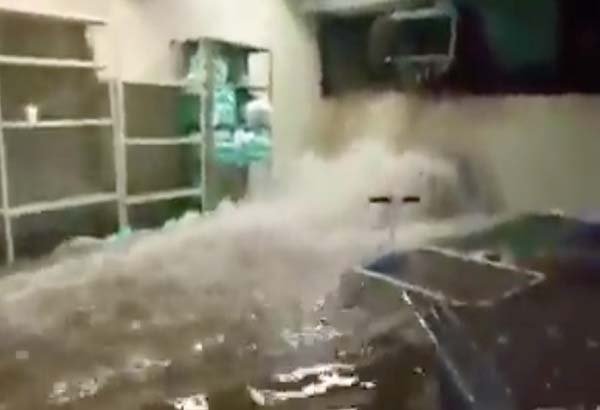 VIDEO: Lluvia inunda con furia un hospital del IMSS en Ciudad Obregón