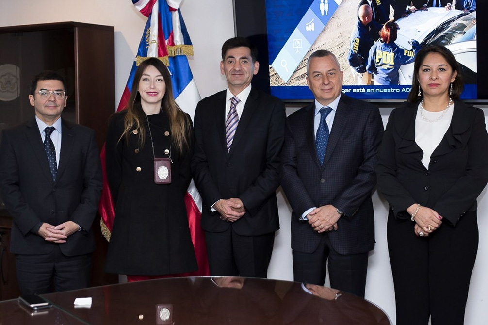 Fiscal explica ausencia de Puebla: Estuvo en Chile en encuentro bilateral