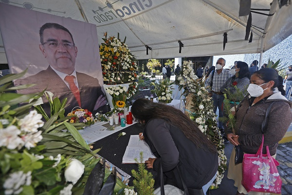 FOTOS: Rinden homenaje a Javier López Díaz