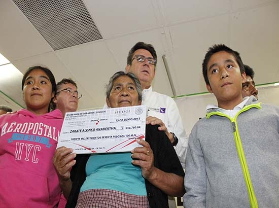 Sedesol Puebla entrega recursos del programa “Seguro de Vida para Jefas de Familia”