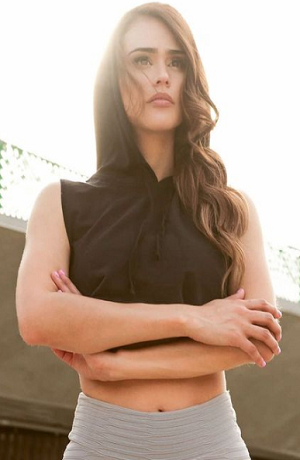 Yanet García, la consentida de Instagram, cautiva en rojo
