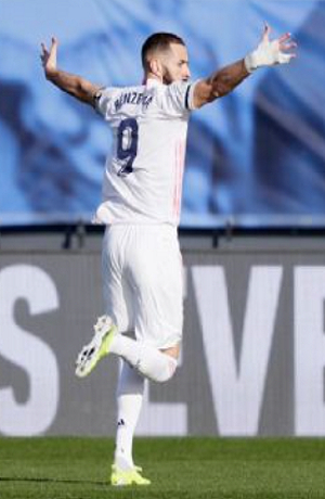 Real Madrid se impone 2-0 al Valencia y suma tres victorias consecutivas