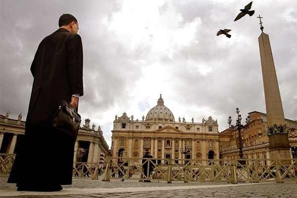El Vaticano admite “casos graves” de pornografía infantil