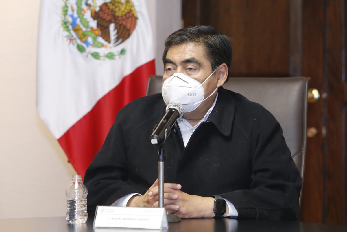 No debe haber resistencia a comparecer ante el Congreso: Barbosa sobre caso Rivera
