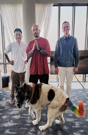 J Balvin lanza “Oye” una app de bienestar y bilingüe