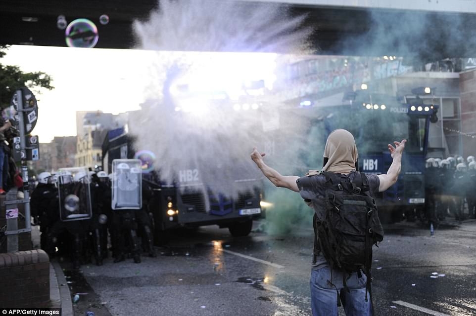 Protestas contra el G20 en Hamburgo dejaron 76 heridos